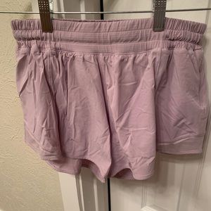 ✨LULULEMON✨ Hotty Hot Short Long 4”